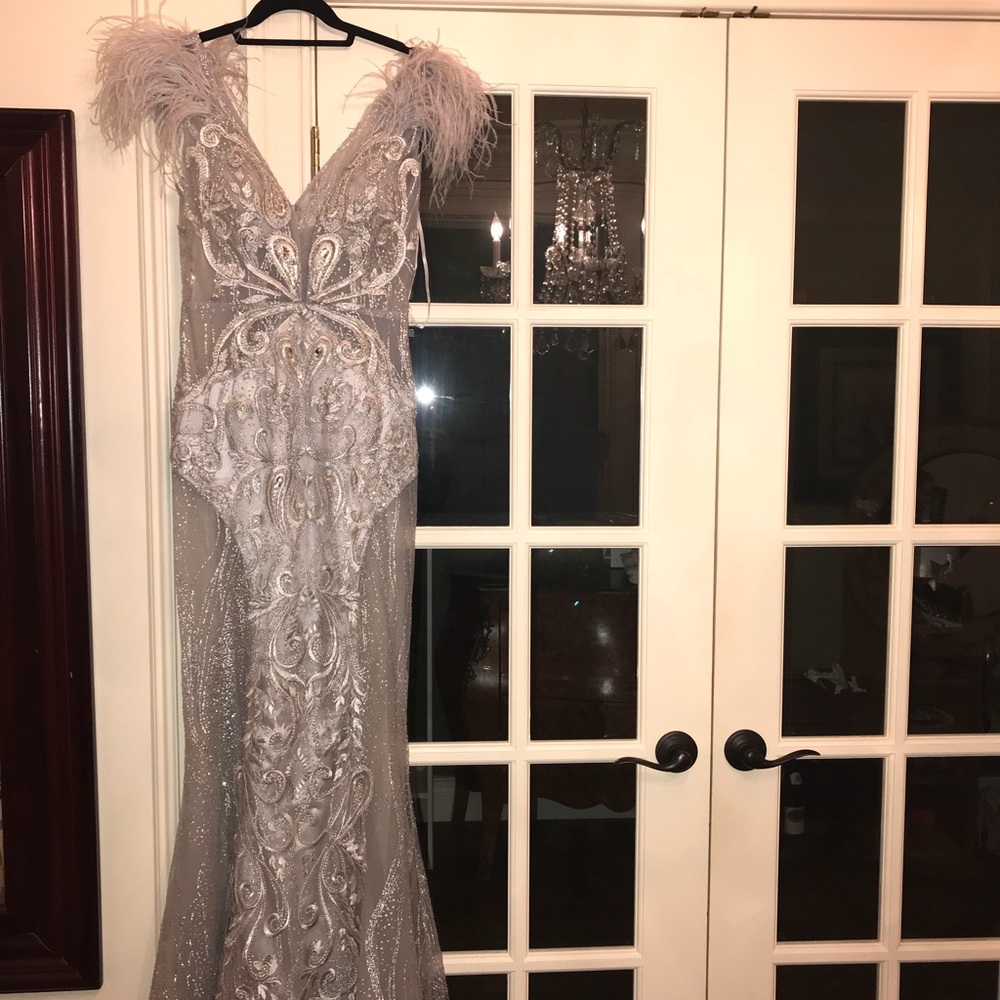 Brand new 2019 Portia and Scarlett evening gown - Picture 4 of 5